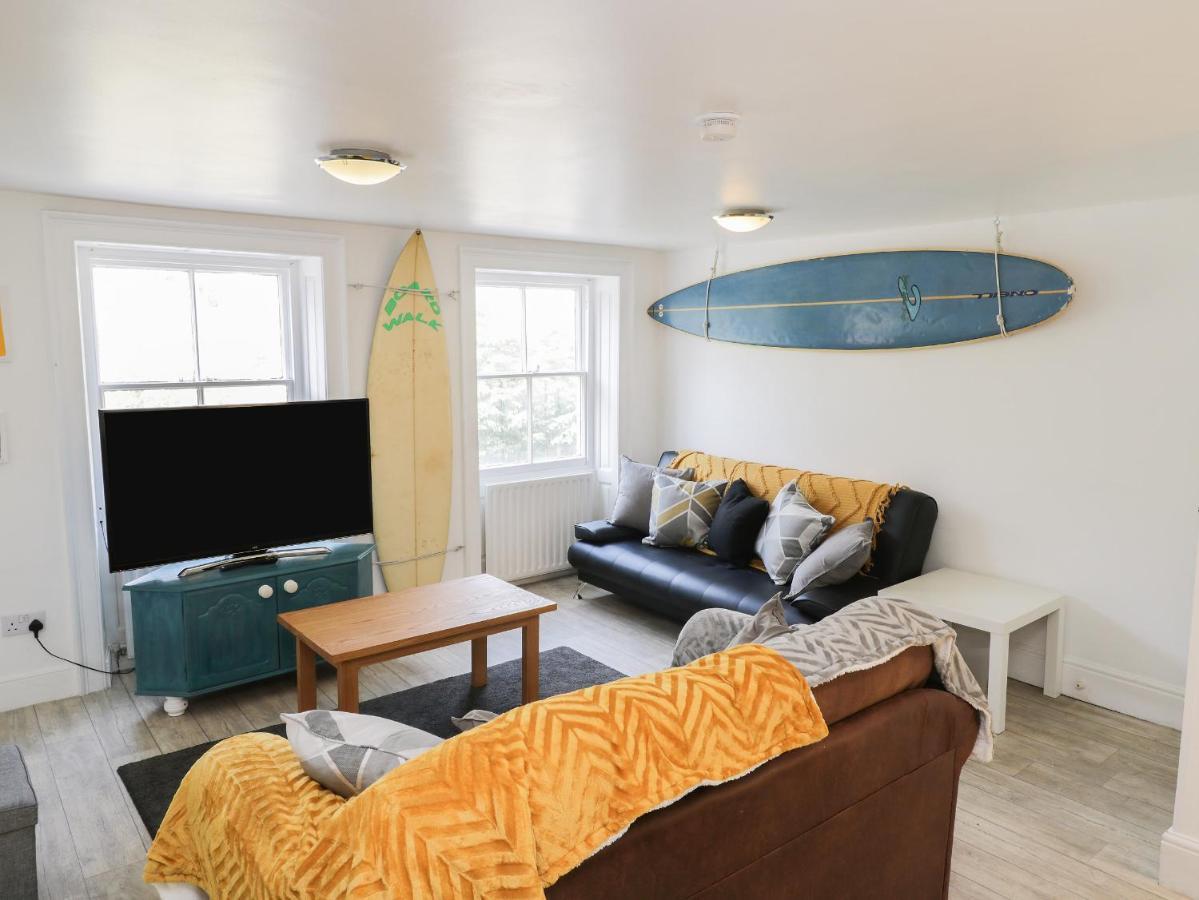 The Surfers Bolt Hole Apartamento Whitby Exterior foto