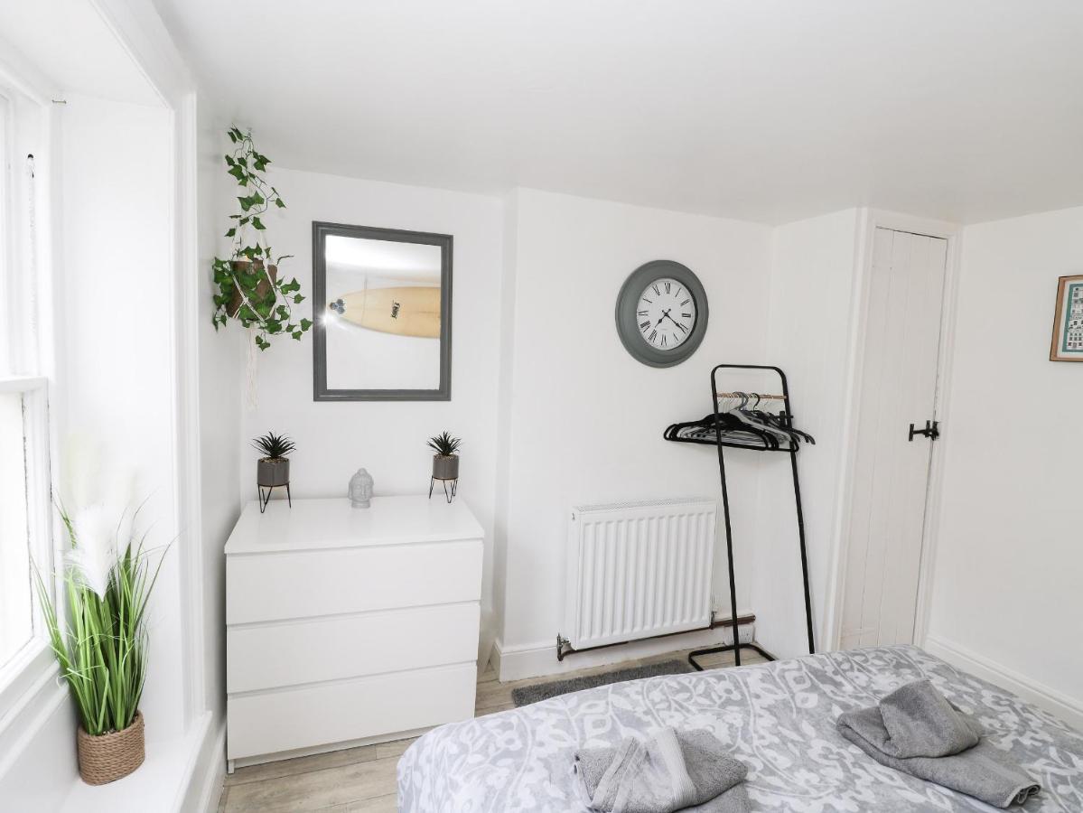 The Surfers Bolt Hole Apartamento Whitby Exterior foto