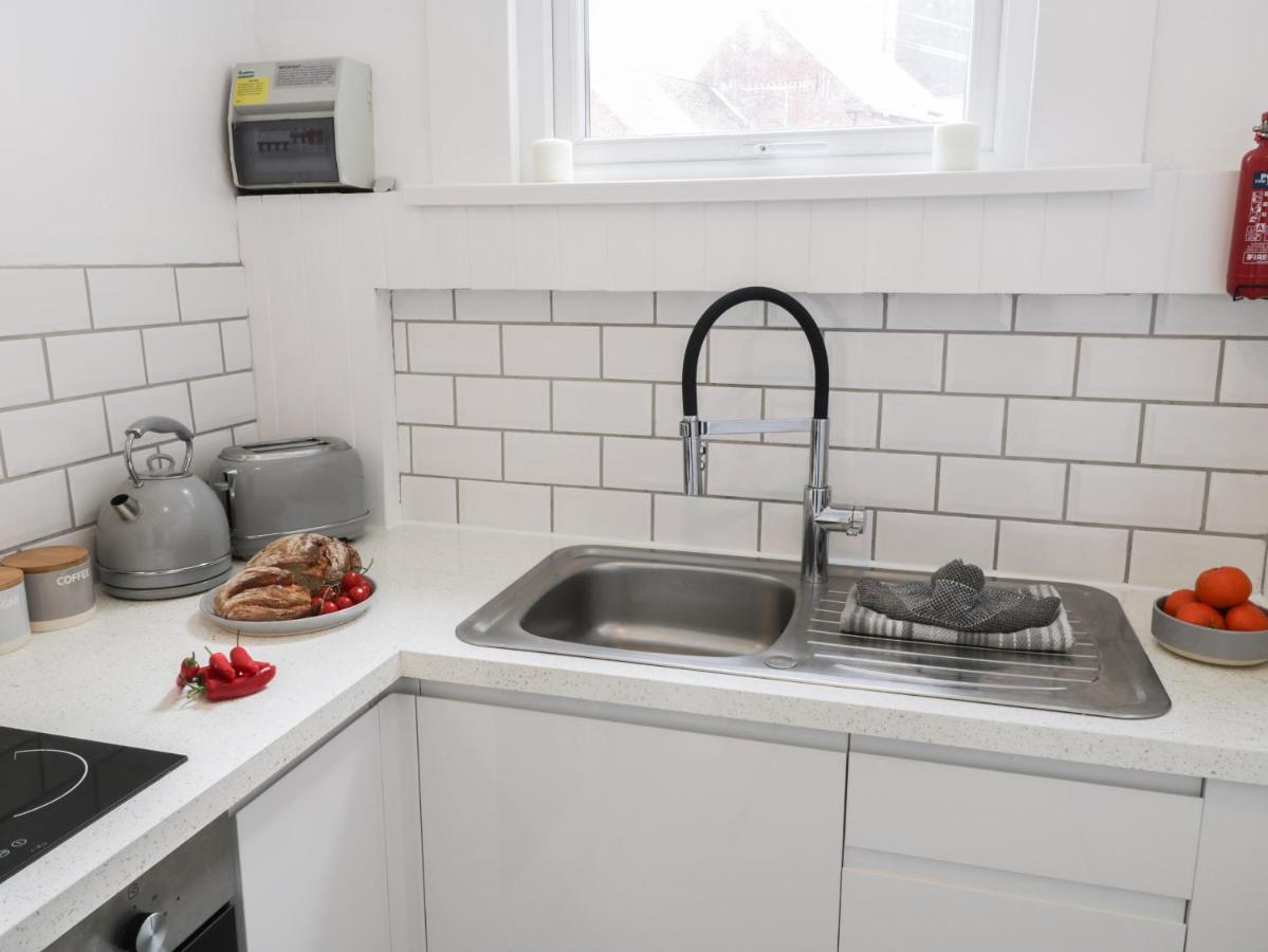 The Surfers Bolt Hole Apartamento Whitby Exterior foto