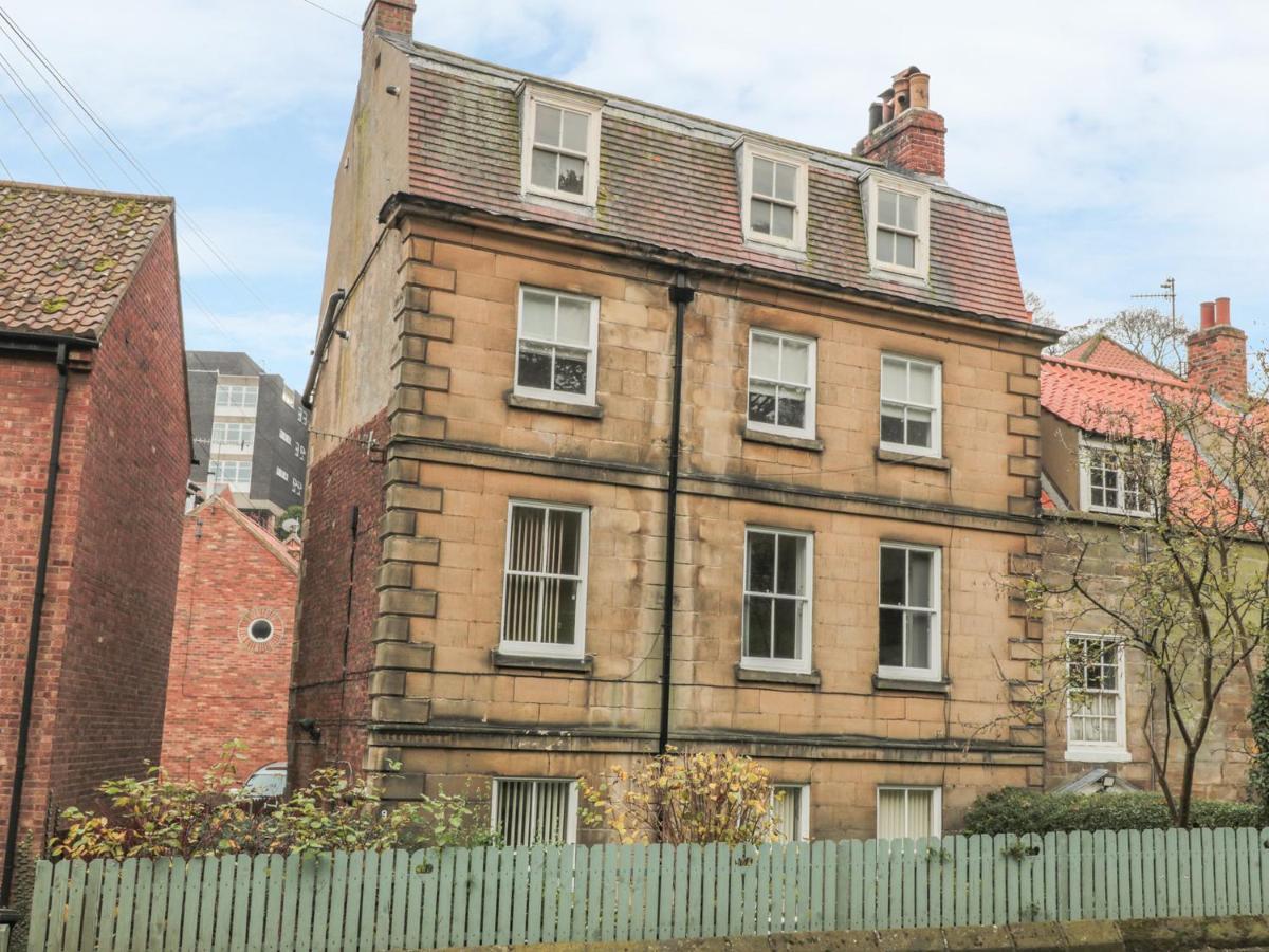 The Surfers Bolt Hole Apartamento Whitby Exterior foto
