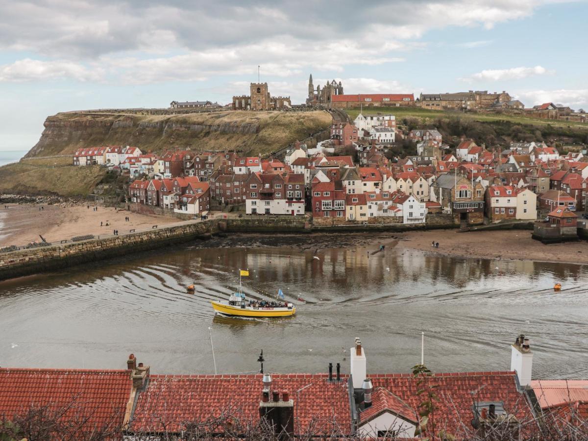 The Surfers Bolt Hole Apartamento Whitby Exterior foto